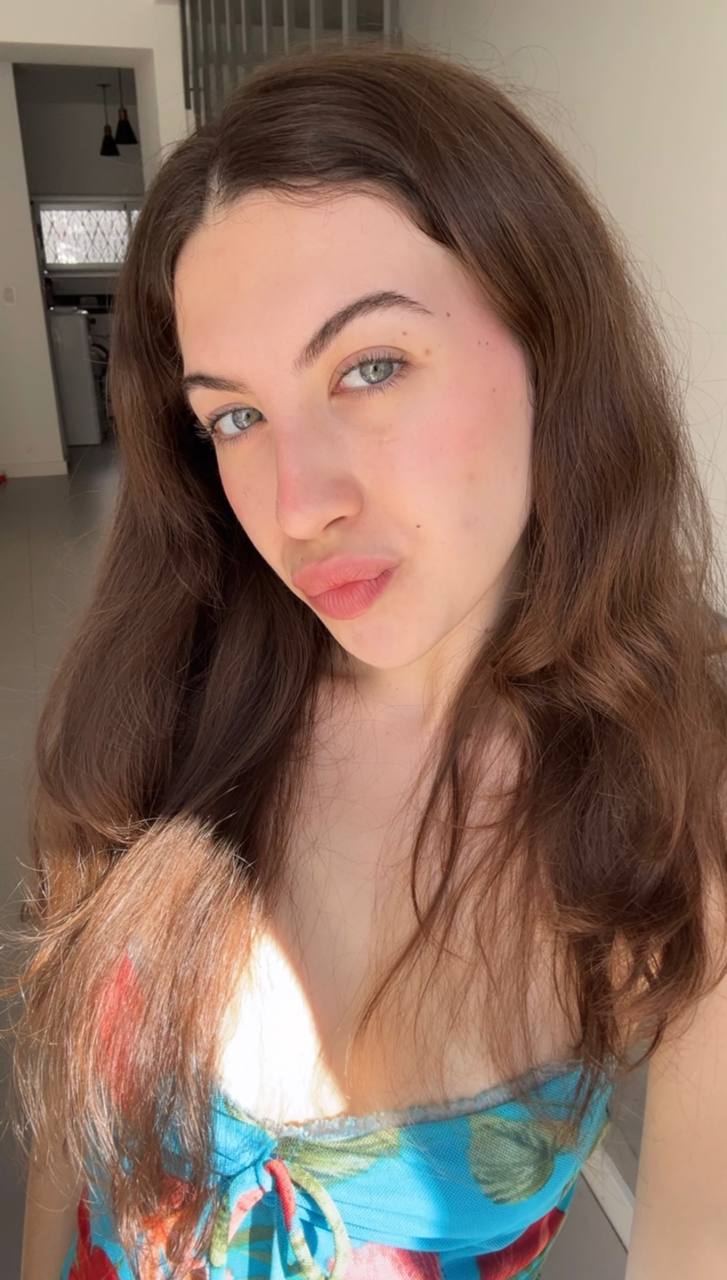 Nude girl Amber in Nairobi