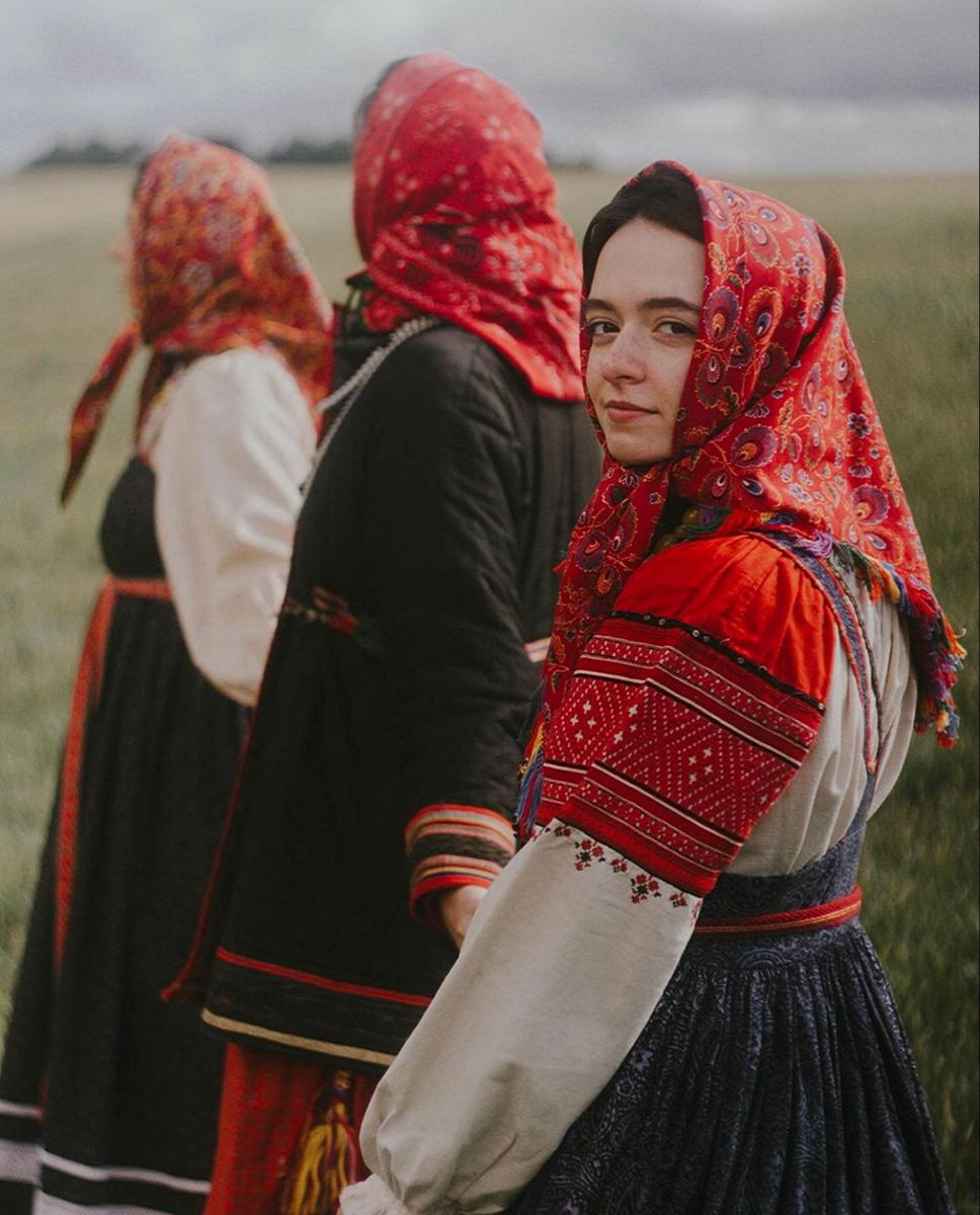 Women in Slavic costumes in Nairobi