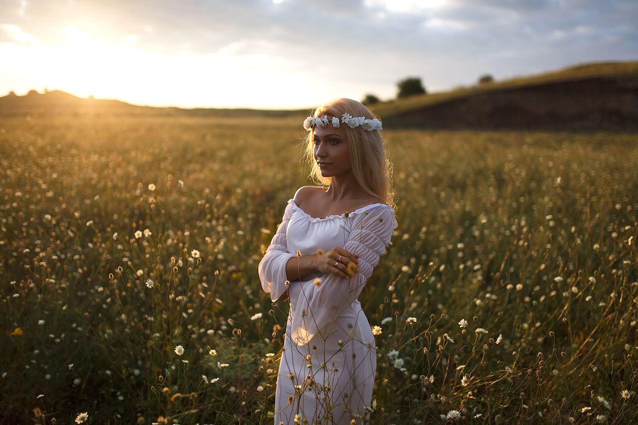 Girls in Slavic costumes in Nairobi